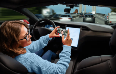 42% tài xế nghĩ xe Tesla của họ hoàn toàn có thể tự lái - 4TechNews